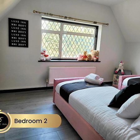 Colnbrook 4 Bedroom House, Heathrow Airport, Luxe Inn מראה חיצוני תמונה