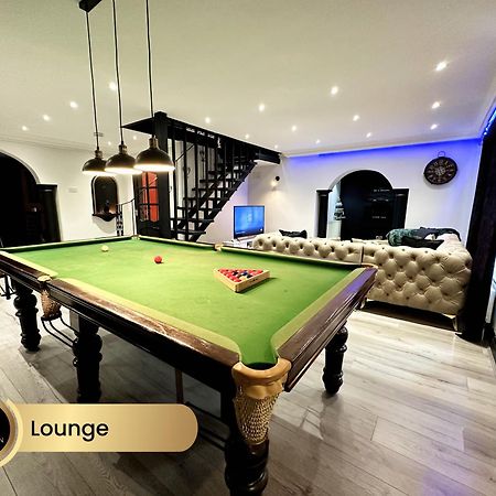 Colnbrook 4 Bedroom House, Heathrow Airport, Luxe Inn מראה חיצוני תמונה