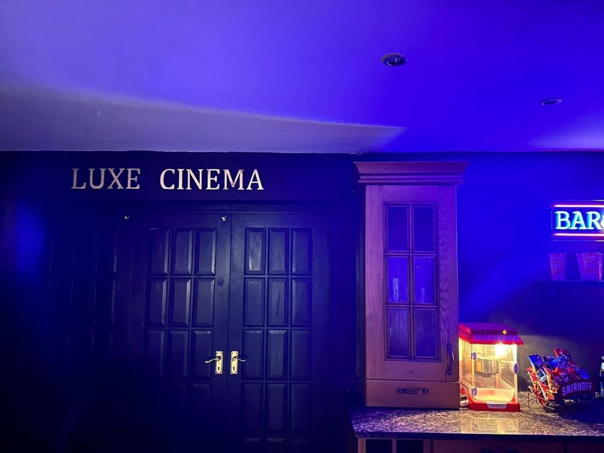 Colnbrook 4 Bedroom House, Heathrow Airport, Luxe Inn מראה חיצוני תמונה