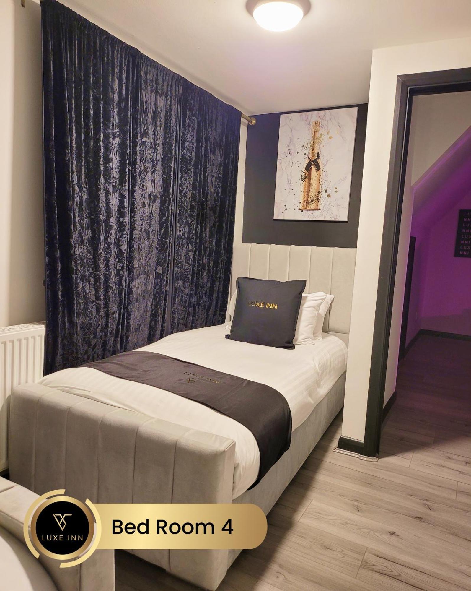 Colnbrook 4 Bedroom House, Heathrow Airport, Luxe Inn מראה חיצוני תמונה