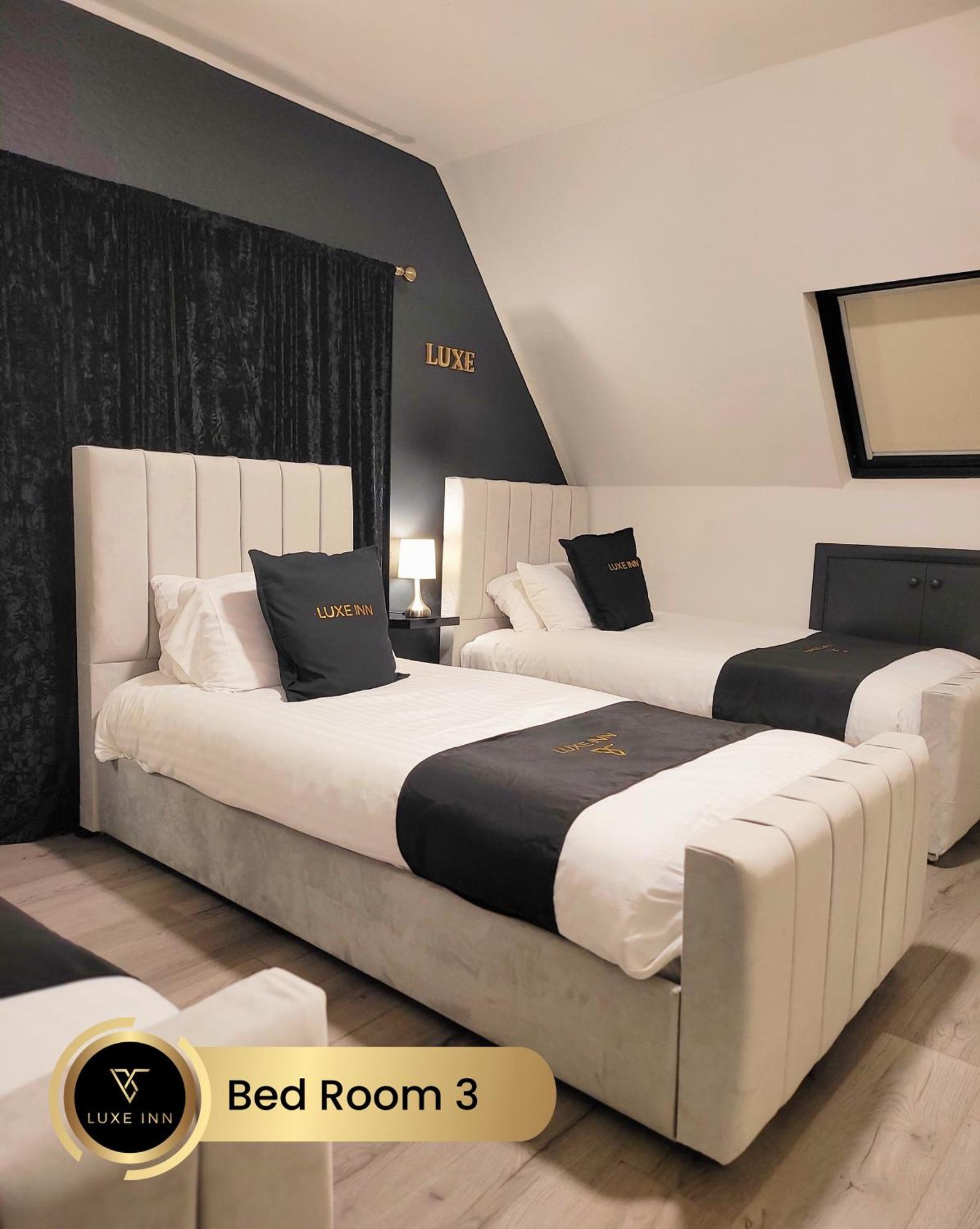 Colnbrook 4 Bedroom House, Heathrow Airport, Luxe Inn מראה חיצוני תמונה