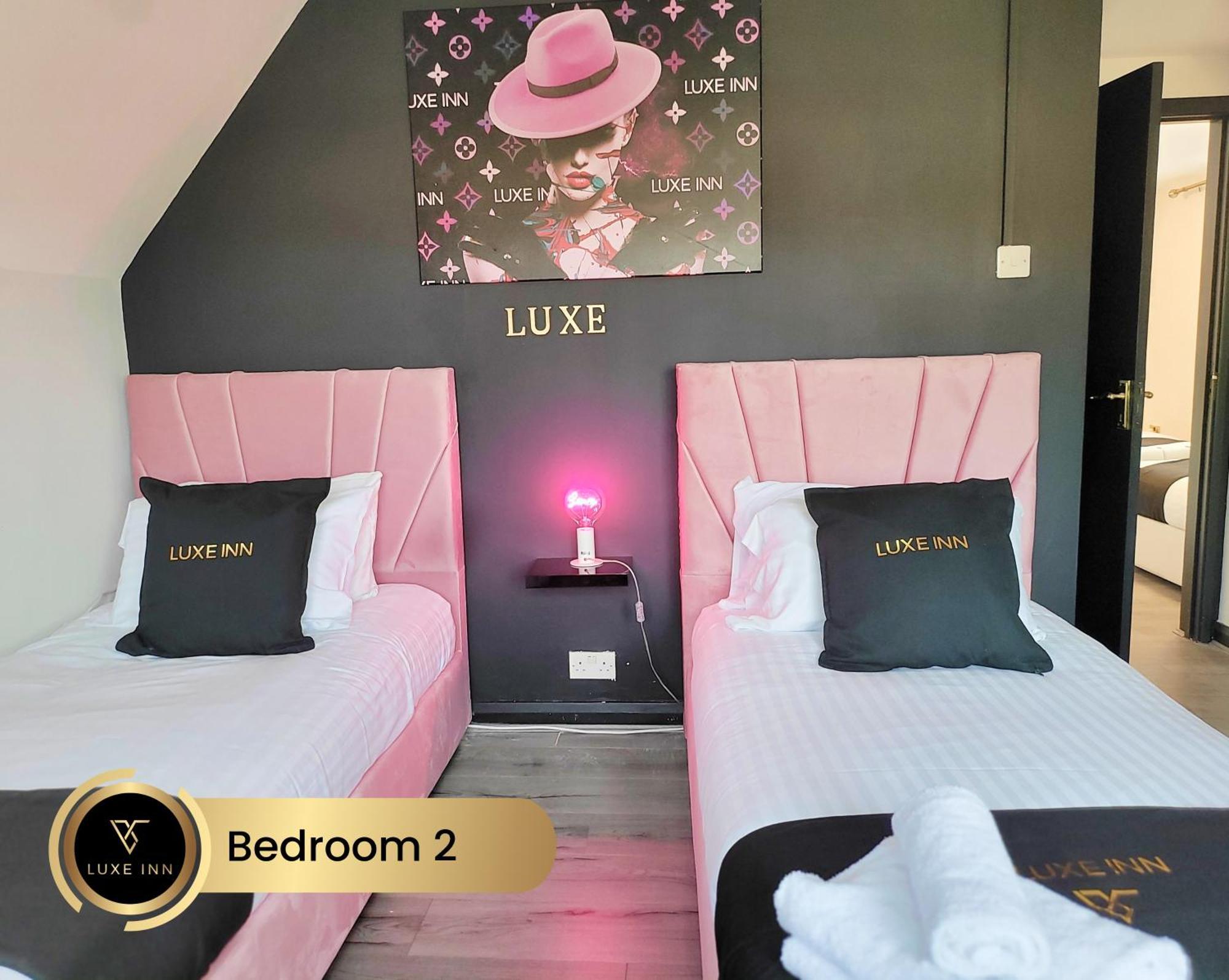 Colnbrook 4 Bedroom House, Heathrow Airport, Luxe Inn מראה חיצוני תמונה