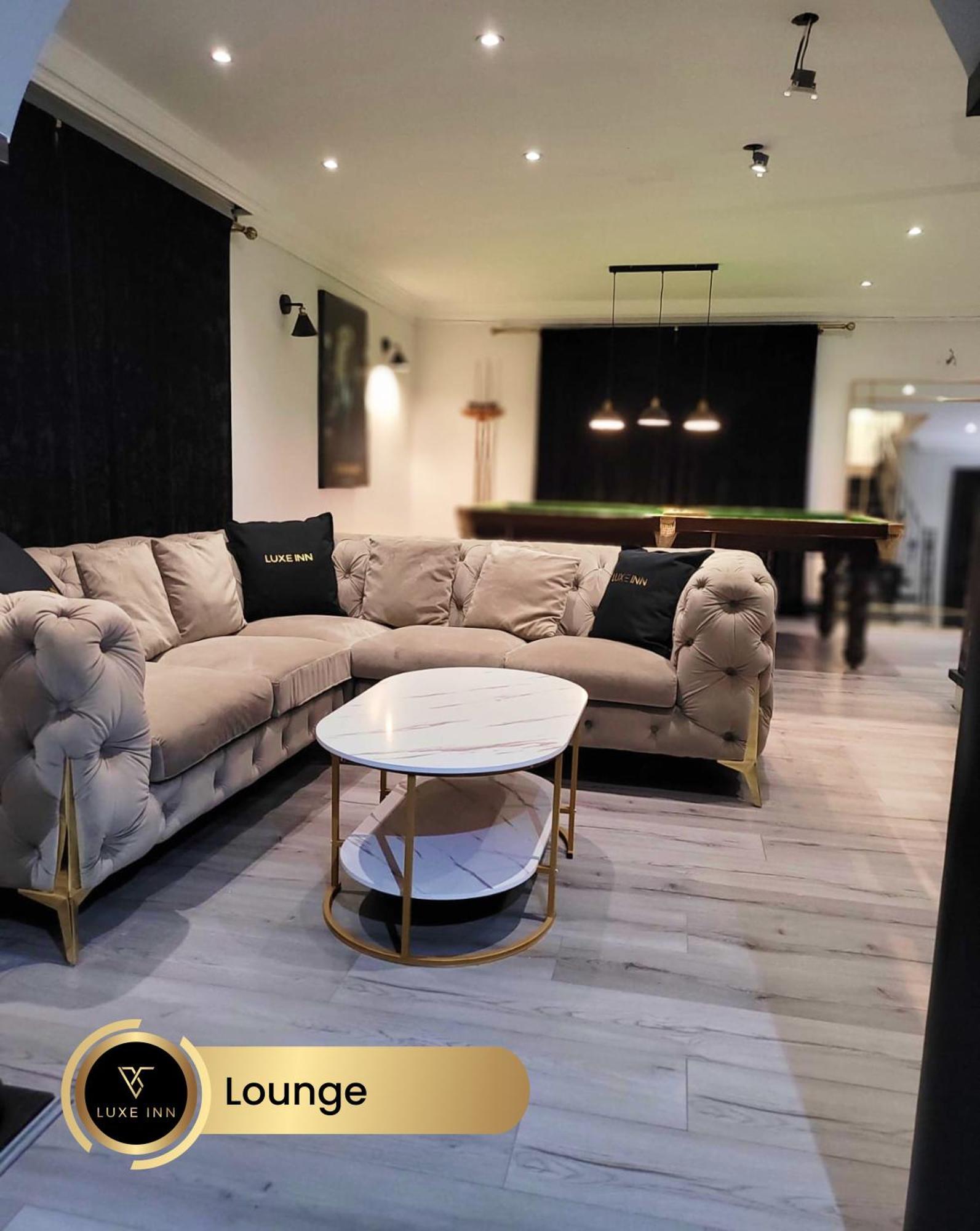 Colnbrook 4 Bedroom House, Heathrow Airport, Luxe Inn מראה חיצוני תמונה