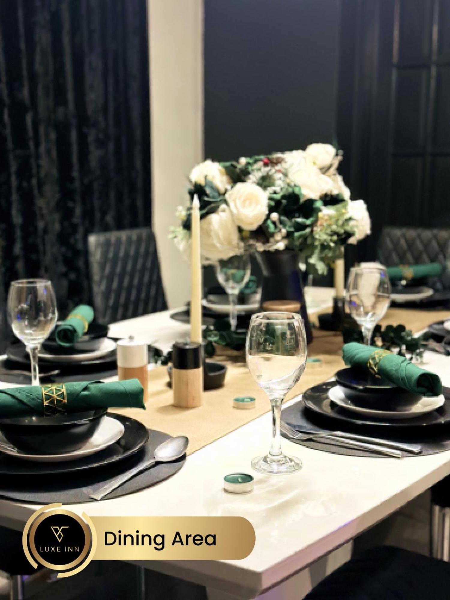 Colnbrook 4 Bedroom House, Heathrow Airport, Luxe Inn מראה חיצוני תמונה