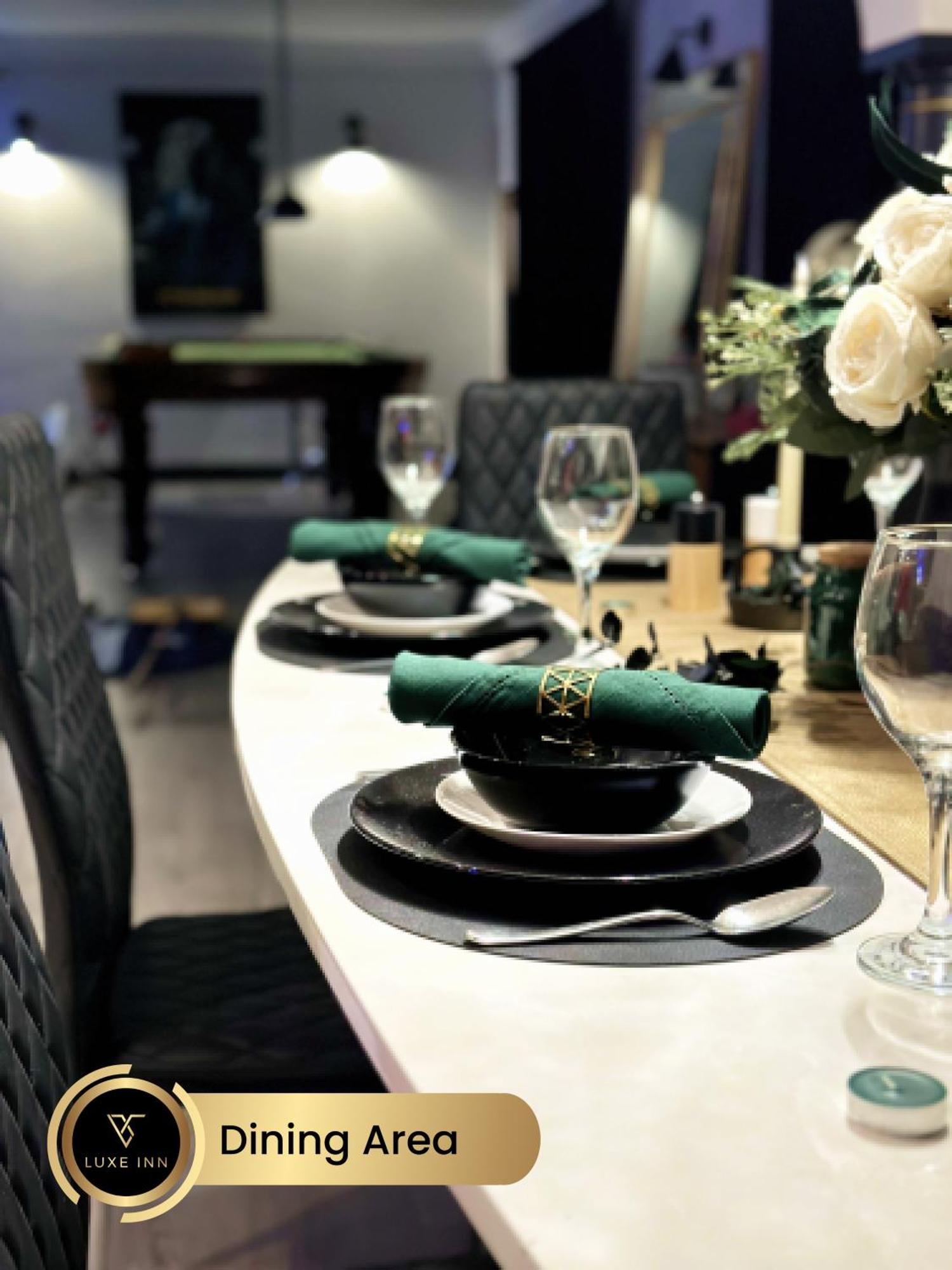 Colnbrook 4 Bedroom House, Heathrow Airport, Luxe Inn מראה חיצוני תמונה